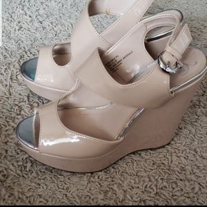 Kenneth Cole unlisted cute nude wedge shoes